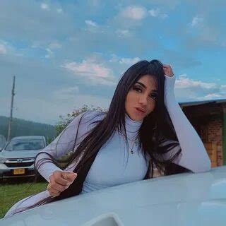 Laura Saenz (@laurasaenzxx) • Instagram photos and videos